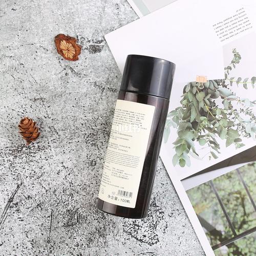 擁有個性的男士穿搭風格：從頭到腳展現(xiàn)自我